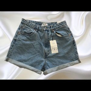 Zara Mom Fit: High-Rise Bermuda Shorts